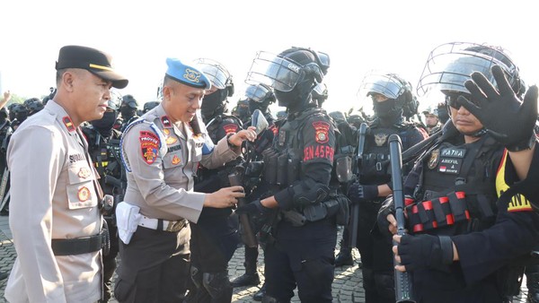 Polisi Jaga Ketat MK Dilarang Bawa Senpi-Sajam