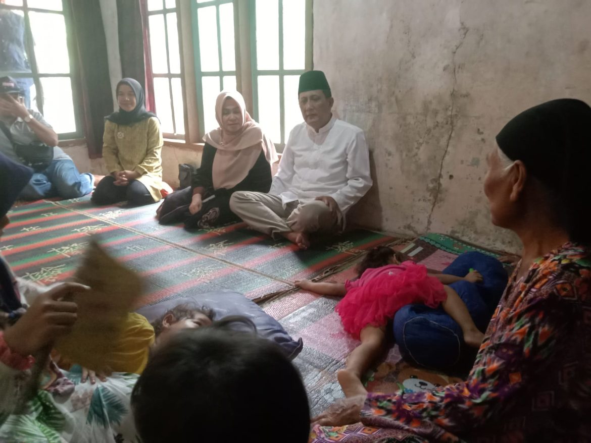 Wabup Pangandaran Peduli Yatim Kembar 3 