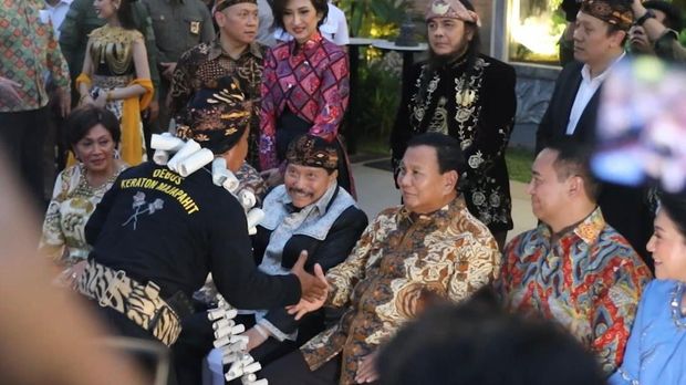 Prabowo Hadiri HUT Hendropriyono