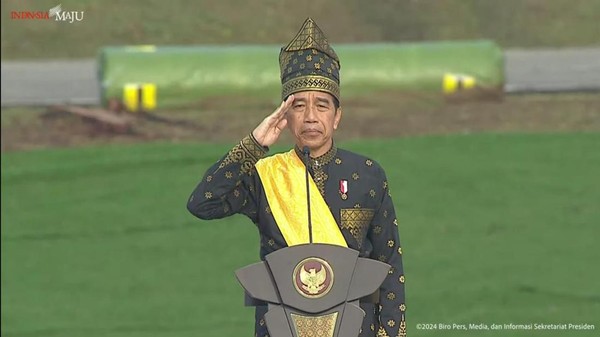 Jokowi Pakai Baju Adat Teluk Belanga di Upacara Harlah Pancasila