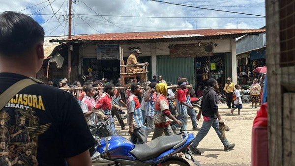 Kepsek SMA 2 Dogiyai Berdalih Tak Tahu Menahu Soal Siswa Pawai Bintang Kejora