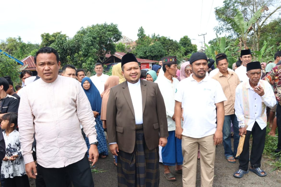 Bupati Tapsel Salat Idul Adha Bersama Warga Tanjung Dolok