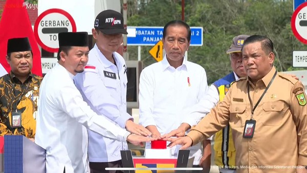 Jokowi: Tol Bangkinang-Koto Kampar Mudahkan Akses Masyarakat