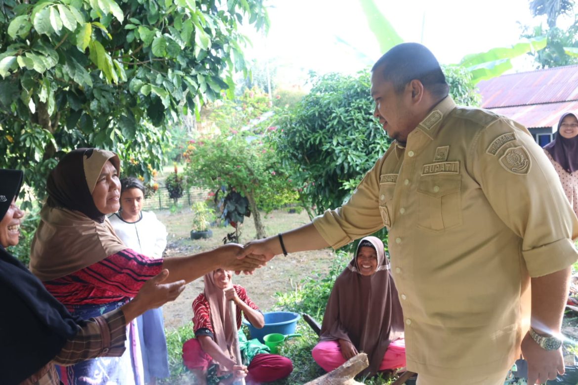 Bupati Tapsel Kunjungi Desa Nanggar Jati 