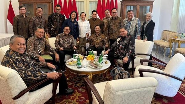 Jokowi Rapat dengan Luhut hingga Arifin Tasrif