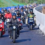 potret-jokowi-motoran-bareng-basuki-influencer-di-ikn-resmikan-jembatan-pulau-balang-1_169