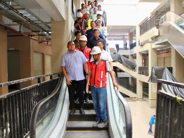 Andre Rosiade Tinjau Pembangunan Pasar Raya Padang