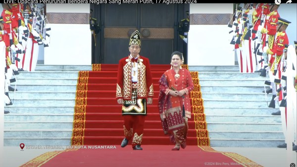 Jokowi Pimpin Upacara Penurunan Bendera di IKN