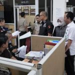 tim-penyidik-pidsus-kejati-sumsel-menggeledah-kantor-atrbpn-dan-bapeda-palembang_169