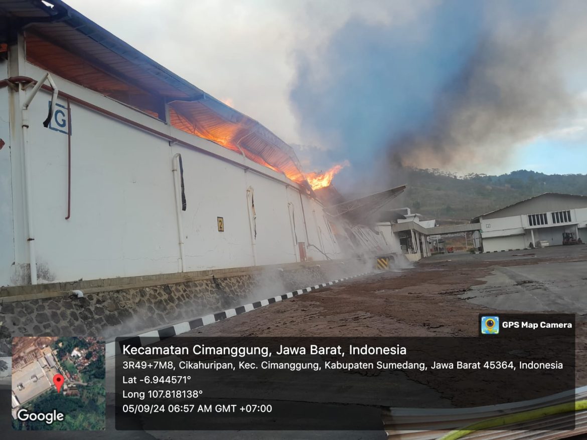Si Jago merah Hanguskan Satu Gedung Gudang Kapas PT Kewalram