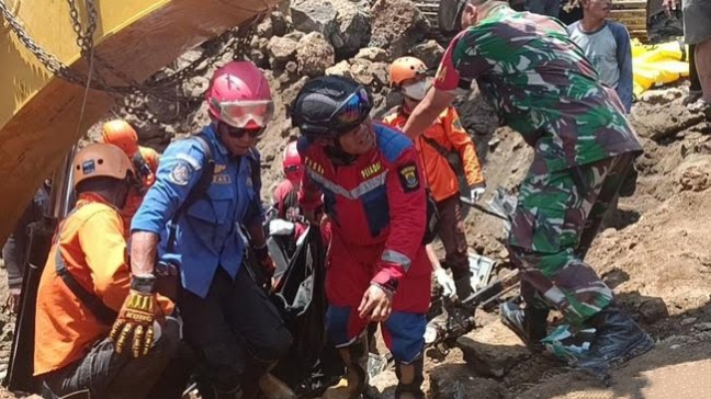 Tebing Galian Pasir di Cianjur Longsor Usai Dikeruk