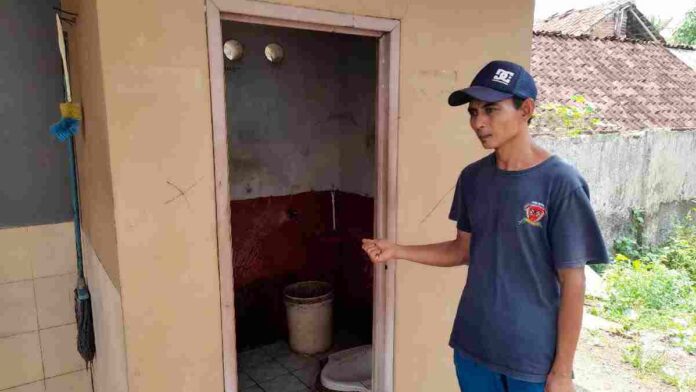 2 Orang Pria Mesum Ditoilet Masjid di Banjar