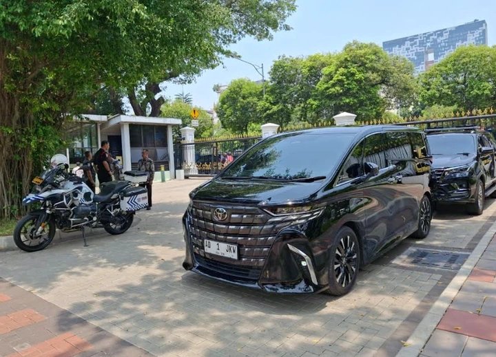 Istana Siapkan Mobil untuk Jokowi Jenis Alphard AD 1 JKW