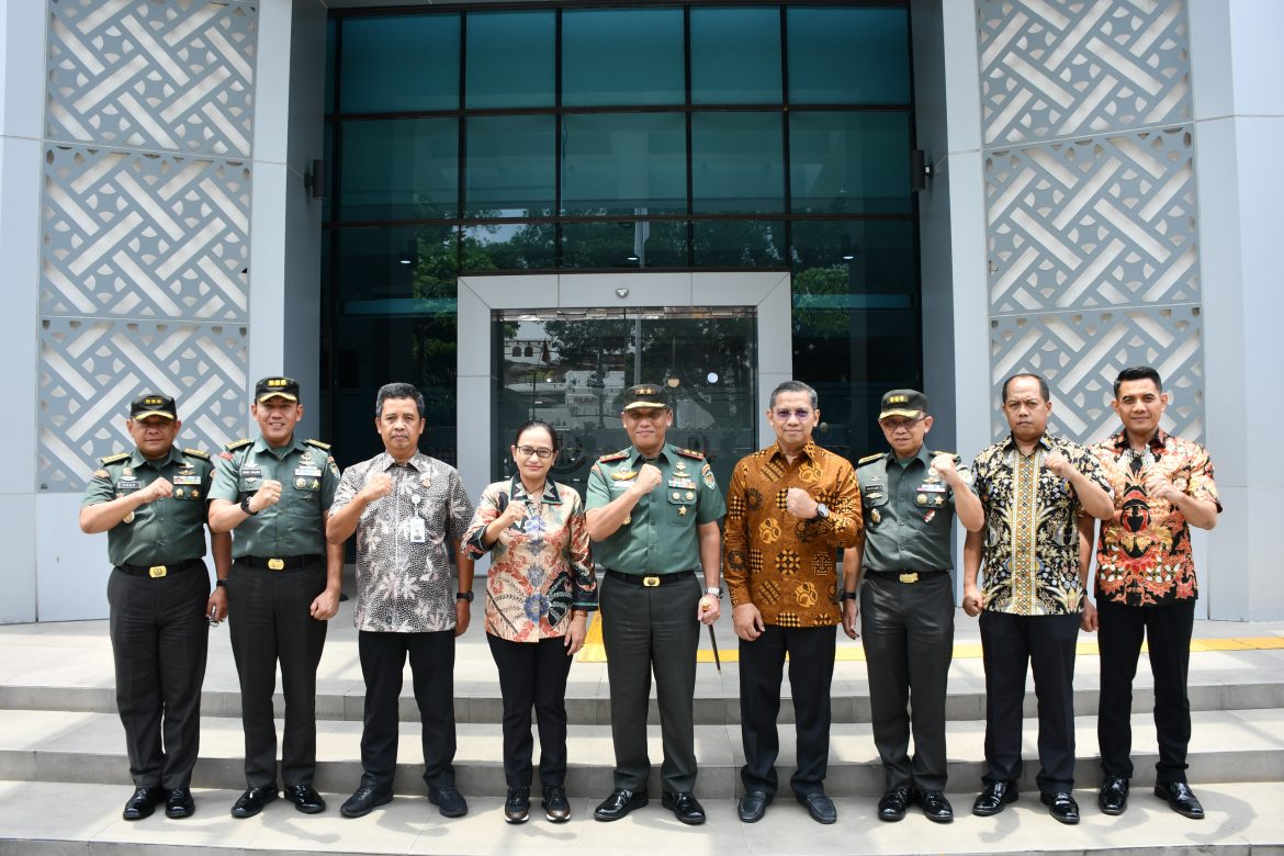 Kajati Jabar Terima Kunjungan Pangdam III Siliwangi dan Jajarannya