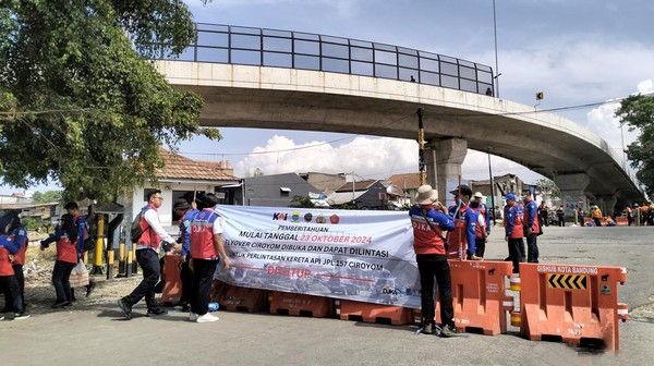 KAI Tutup Perlintasan Sebidang di Ciroyom Bandung