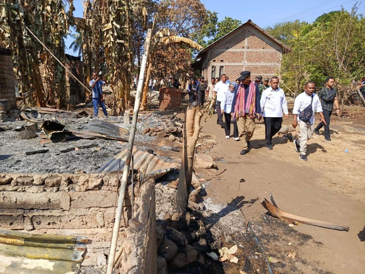 Penjabat Gubernur NTT Tinjau Lokasi Konflik di Adonara