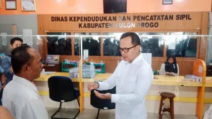 Wamendagri Sidak Disdukcapil Kulonprogo, Banyak Warga Enggan Lapor Kematian