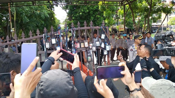 Oknum Polisi Diduga Pukul Jurnalis, Polda Gorontalo Didemo
