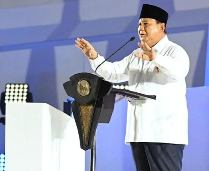 Prabowo Perintahkan Segel Pagar Misterius di Laut Tangerang