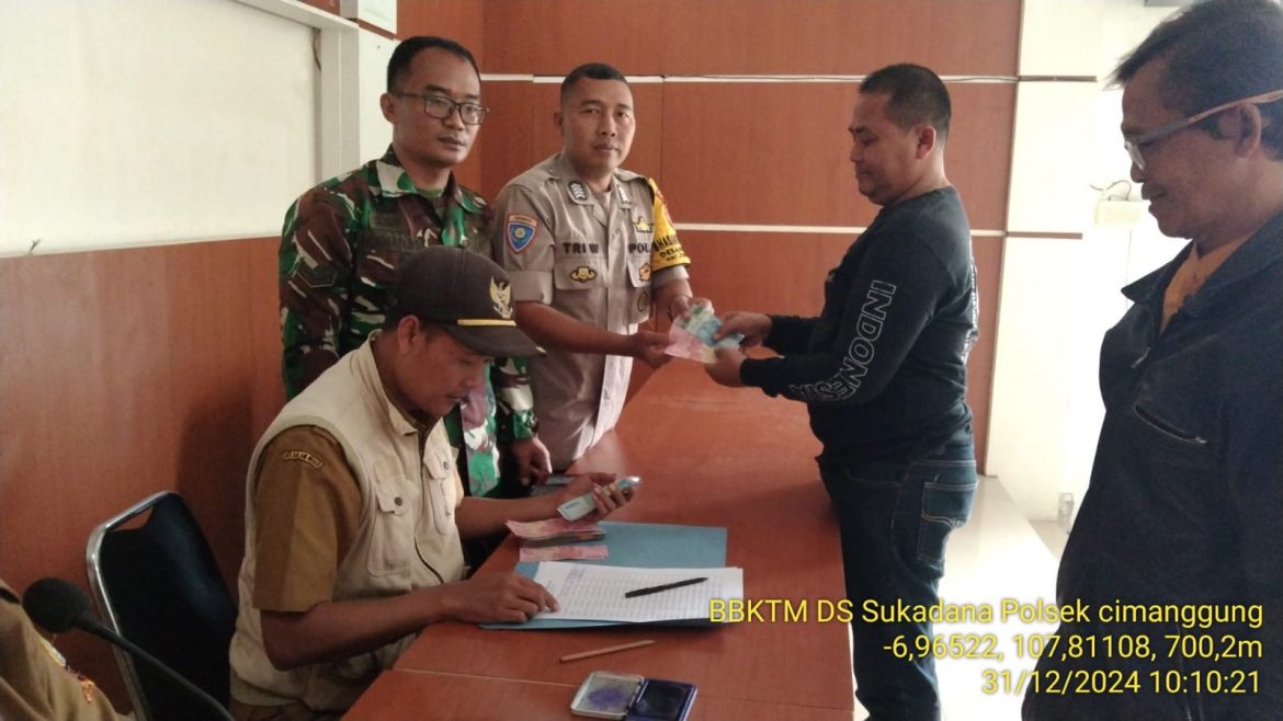 Bhabinkamtibmas Desa Sukadana Monitoring Realisasi Insentif Rt/Rw Desa Sukadana