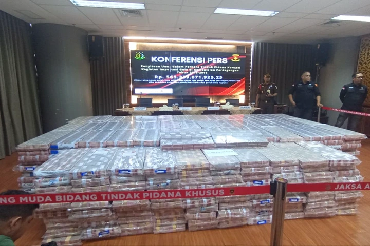 Uang Rp 565 Miliar Sitaan Kejagung dari Kasus Tom Lembong