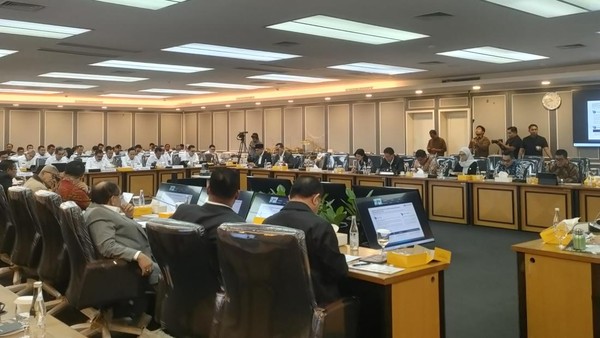 Menteri Imipas Copot 71 Pegawai Imigrasi Soetta Buntut Pungli WN China