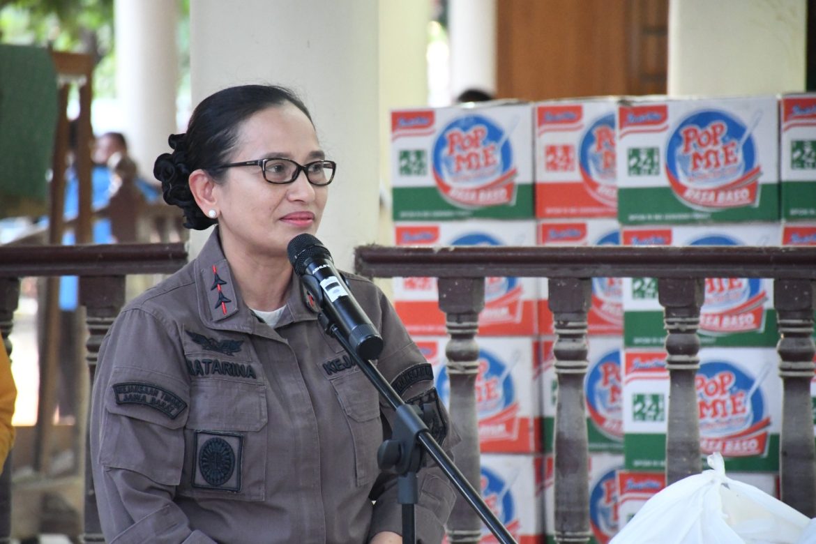 Kejati Jabar Gelar Bakti Sosial untuk Warga Terdampak Banjir di Bekasi