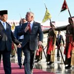 prabowo-disambut-langsung-raja-yordania-abdullah-ii-bin-al-hussein-di-bandara-foto-cahyo-biro-pers-sekretariat-presiden-1744593277867_169