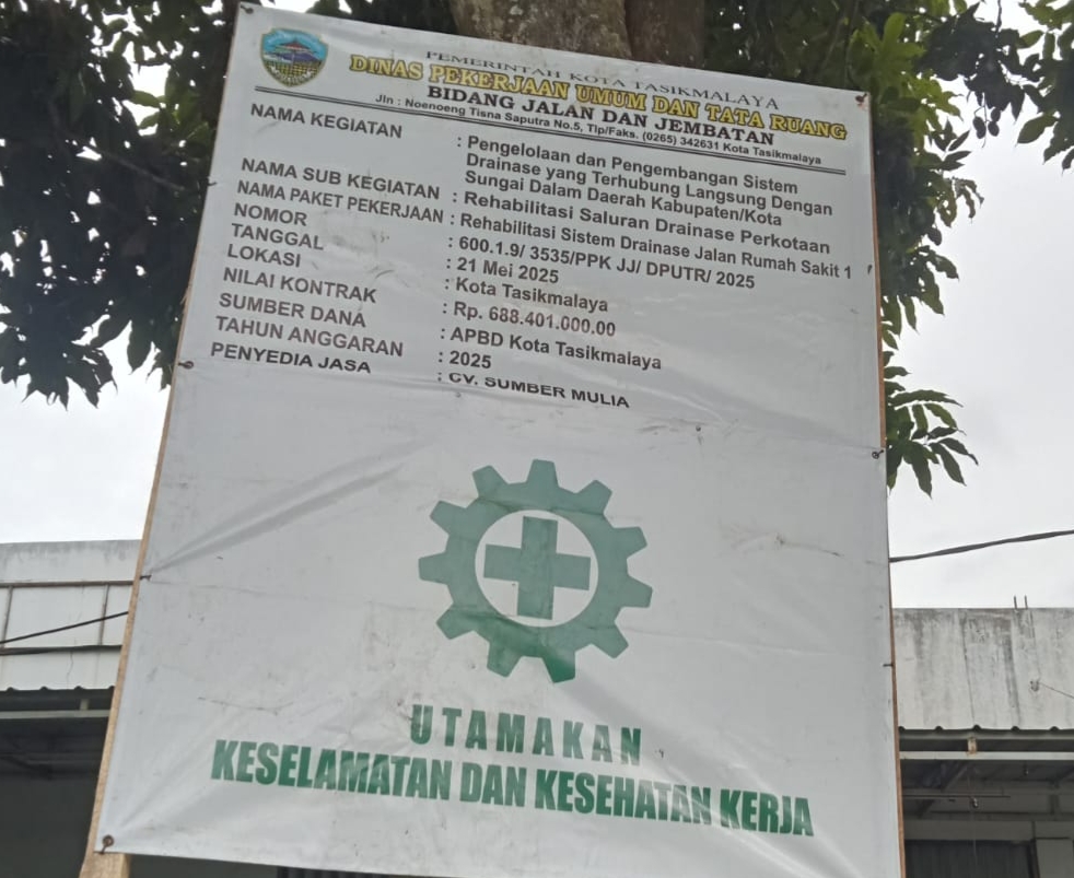 Rehabilitas Drainase Dijalan Rumah sakit diduga Asal Asalan
