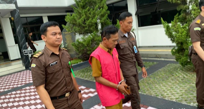 Kejari Garut Tangkap Oknum Kades Korupsi DD