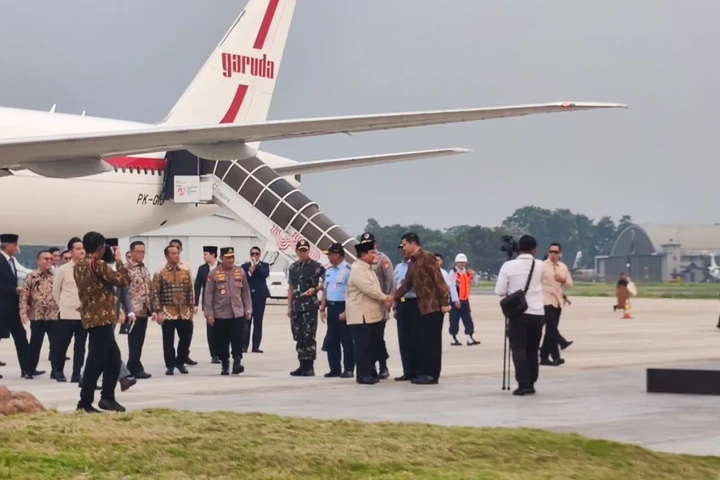 Presiden Prabowo Tiba di Halim Usai Lawatan 6 Negara