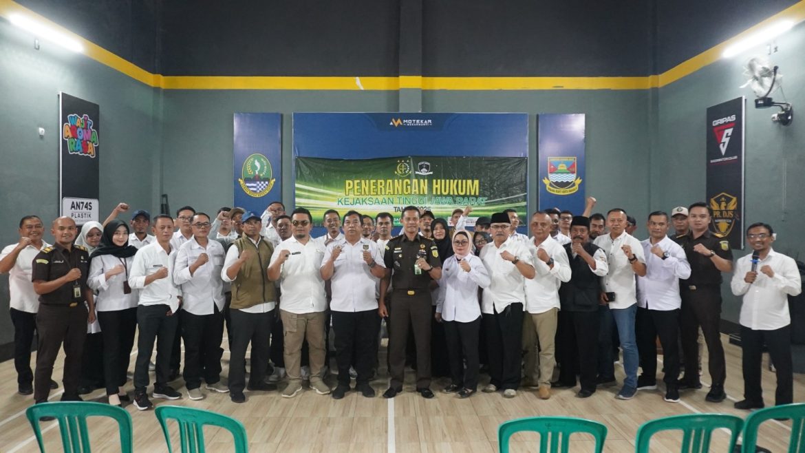 Penerangan Hukum Kejati Kabar di Desa Mekarmukti Kabupaten Bandung Barat