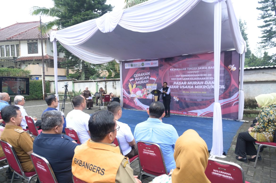 Kajati Jabar Resmi Buka Pasar Murah dan Bazar UMKM