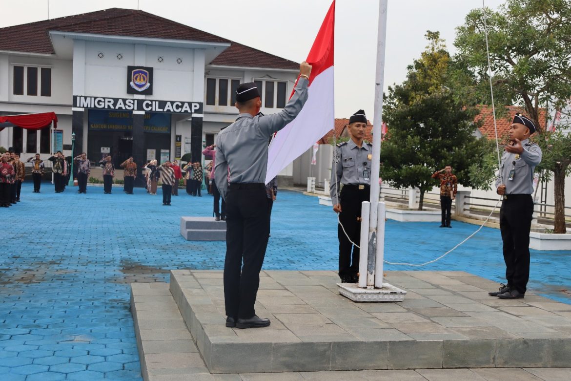 Peringatan HUT Ke-80 RI, Kantor Imigrasi Cilacap Gelar Upacara Khidmat