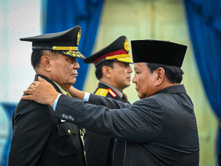 Presiden Prabowo Anugerahkan Pangkat Istimewa kepada Dua Purnawirawan